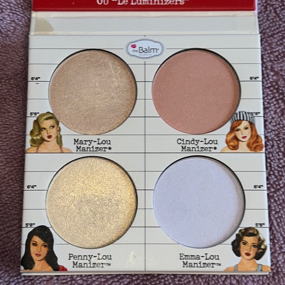 The Balm The Lou-Manizer’s SQuad Highlighter palette - Picture 5 of 5